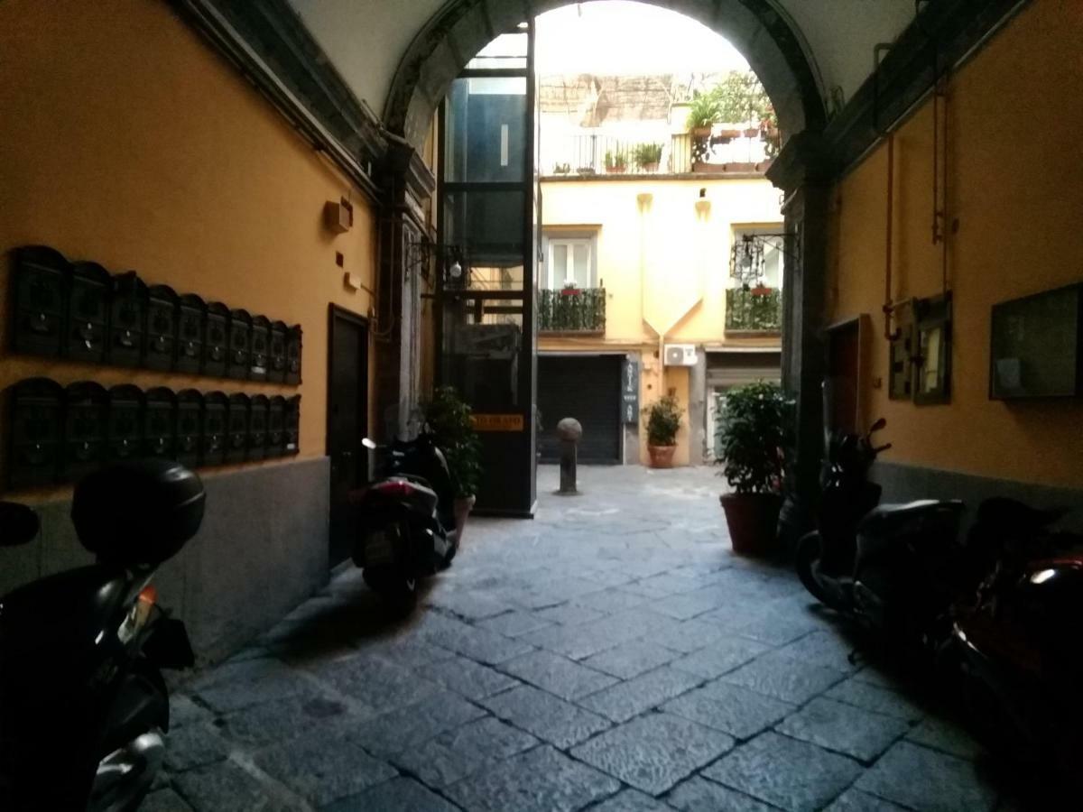 Casa Velata A Spaccanapoli Nápoles Exterior foto